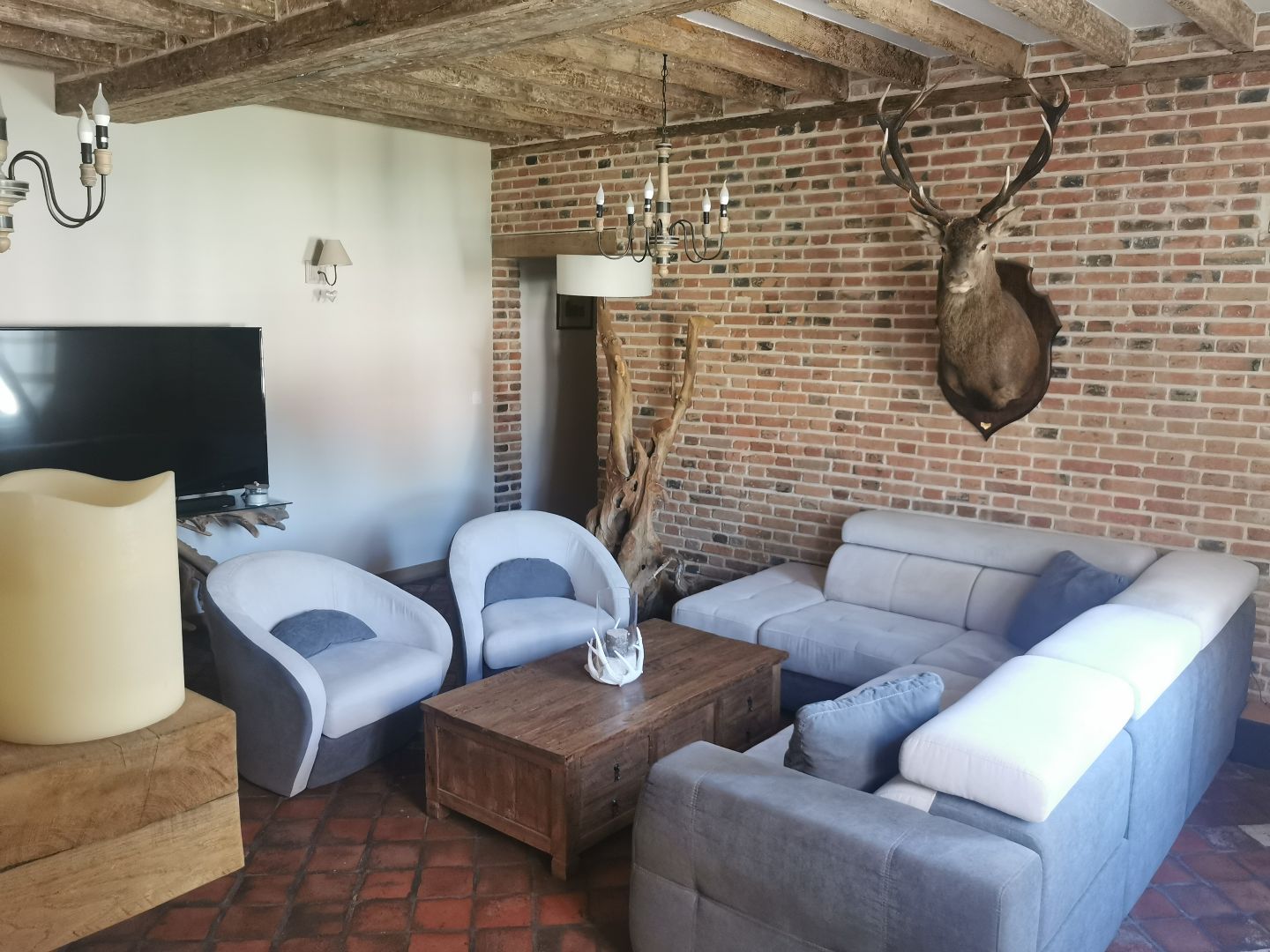Longère rénovée avec maison d’amis, spa et piscine en Sologne