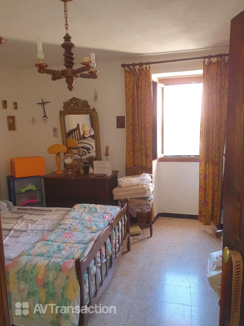 EVISA, maison de village atypique avec jardin.