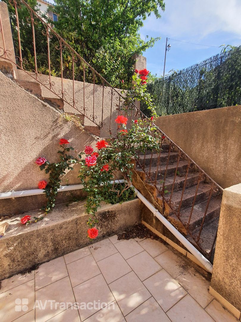 EVISA, maison de village atypique avec jardin.