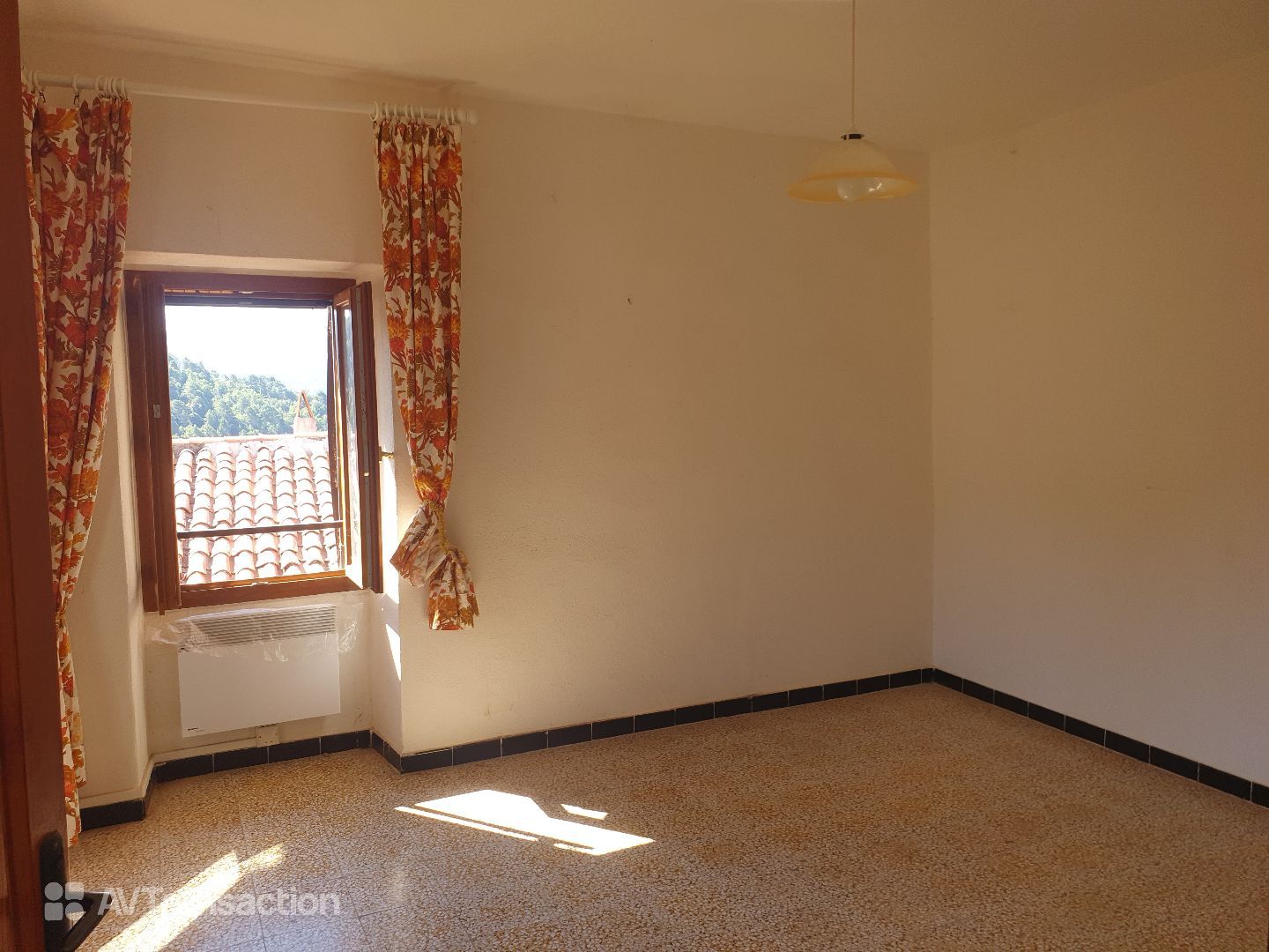 EVISA, maison de village atypique avec jardin.