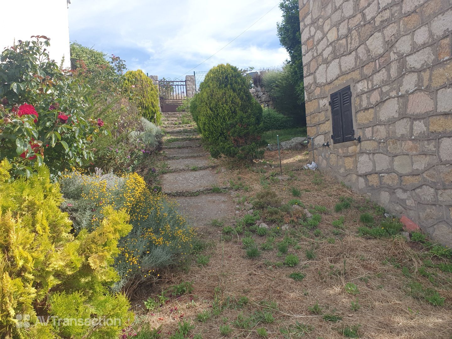 EVISA, maison de village atypique avec jardin.