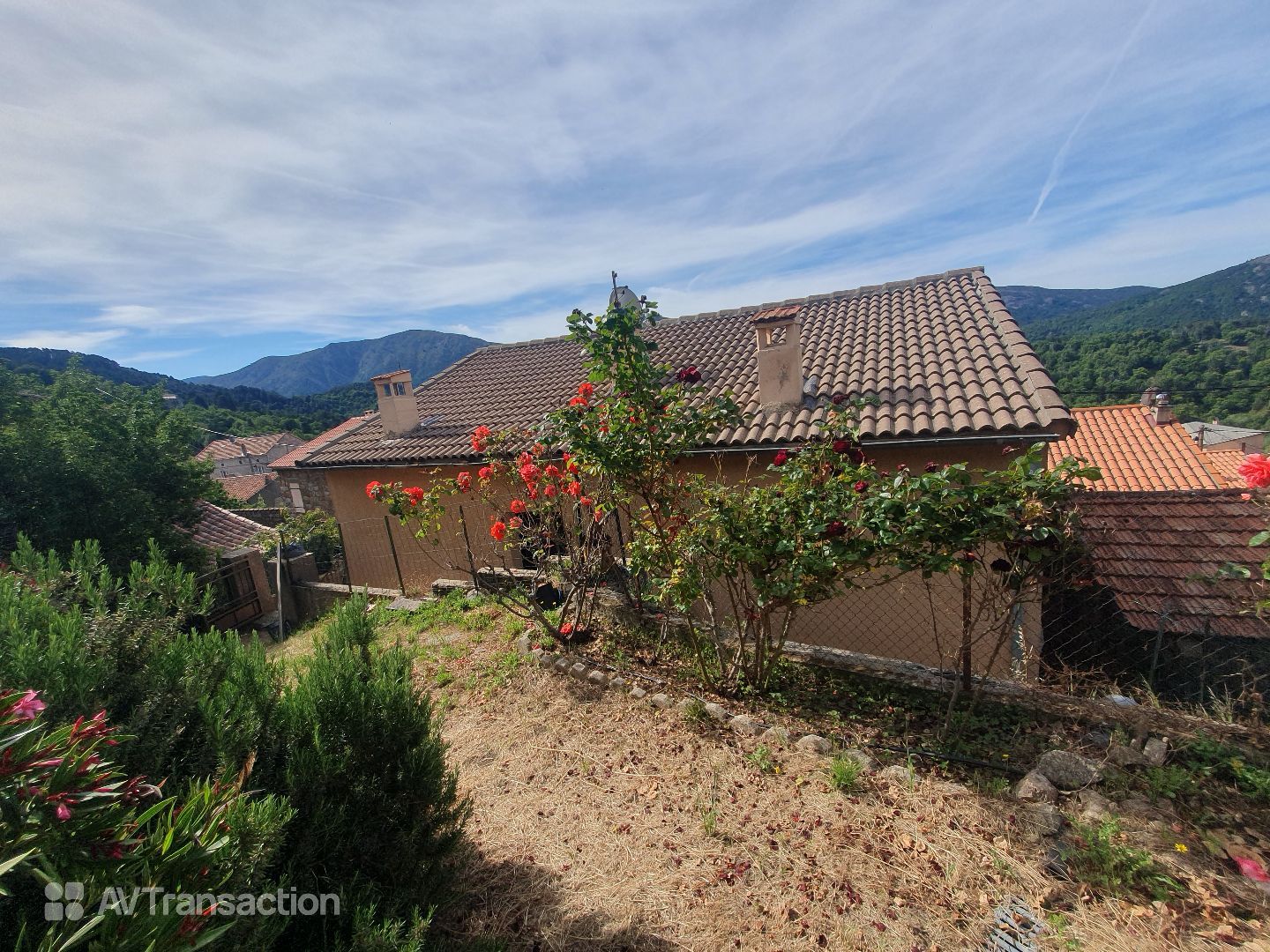 EVISA, maison de village atypique avec jardin.