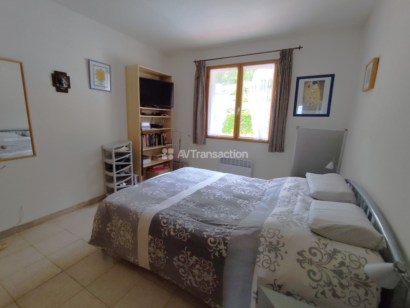Maison avec piscine plus terrain constructible indépendant