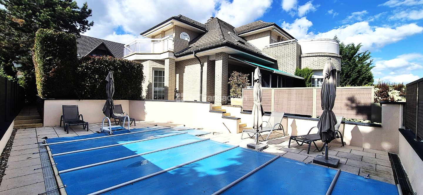 Maison à vendre  - 7 pièce(s) - 375m2 - Holtzheim (67810)