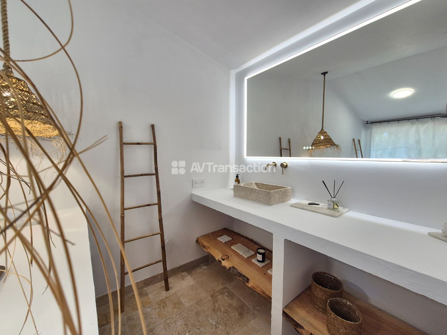 Maison dans un écrin de verdure