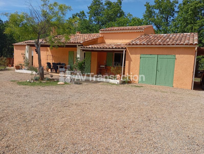 REGUSSE Villa plain pied  PLUS Studio indépendant Garage Jardin