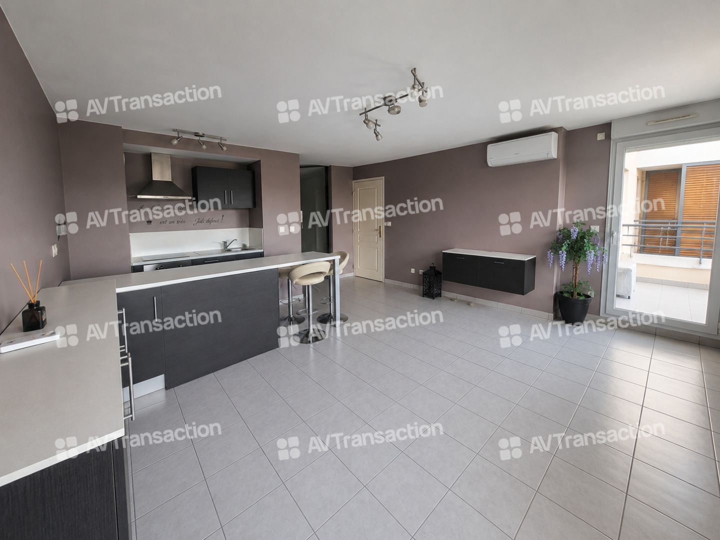 Appartement à vendre  - 3 pièce(s) - 60.5m2 - Décines-charpieu (69150)