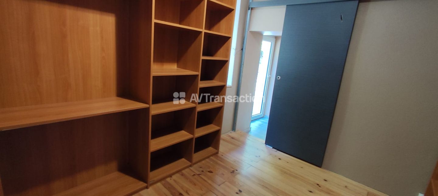 Habitation, poss. 2 logements plus 150m2 atelier/garage, source