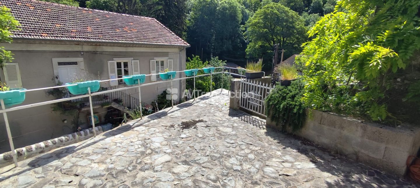 Maison de village à vendre  - 9 pièce(s) - 178m2 - Saint-julien-du-gua (07190)