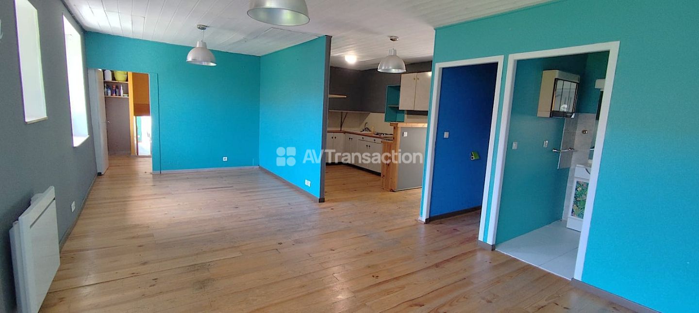 Habitation, poss. 2 logements plus 150m2 atelier/garage, source