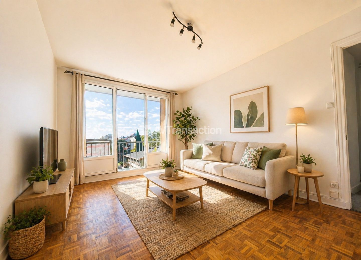 T3 Rénové de 54m²- Balcon - Parking- Cave- A 2 PAS DU METRO A