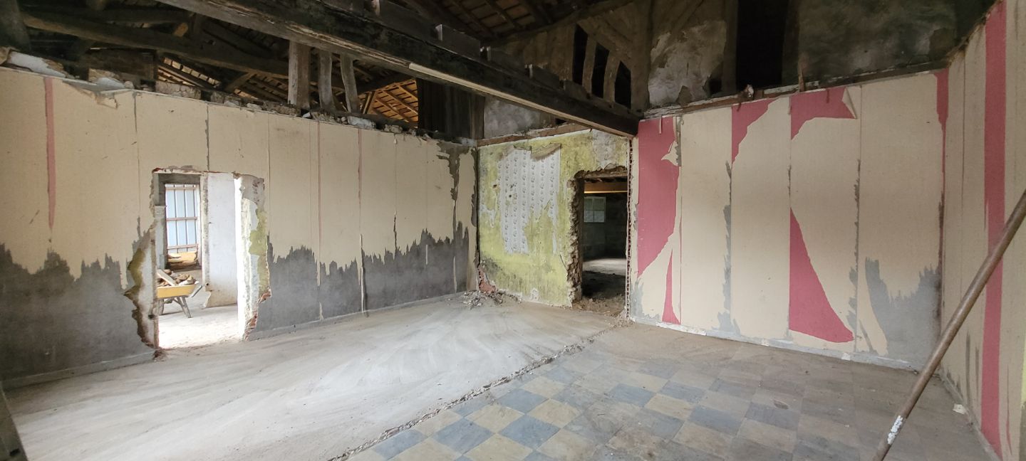 33230 LAGORCE-MAISON 225M² EN PIERRES A RENOVER ET 1600M² JARDIN