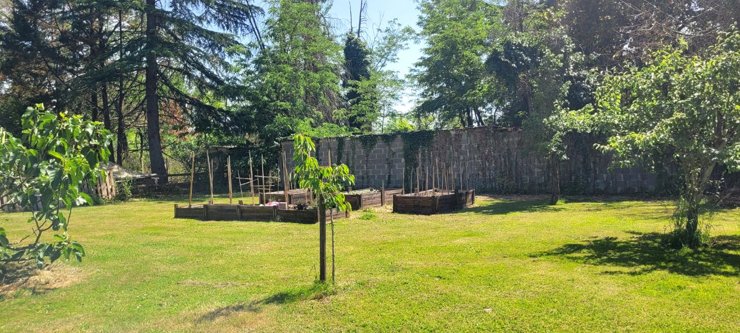 33910 ST DENIS DE PILE - MAISON 116M² 3 CHAMBRES 6800M² JARDIN