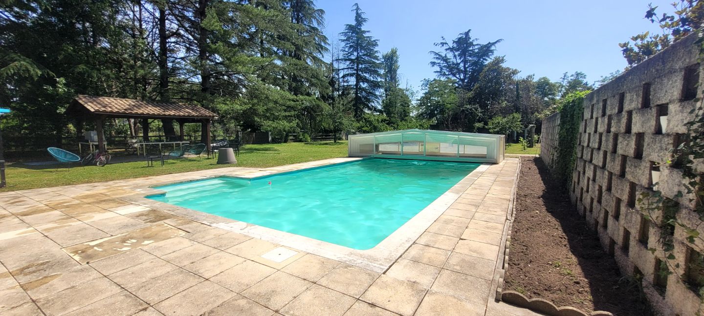 33910 ST DENIS DE PILE - MAISON 116M² 3 CHAMBRES 6800M² JARDIN
