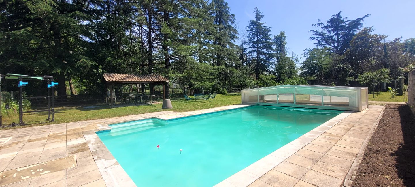 Maison à vendre  - 4 pièce(s) - 116m2 - Saint-denis-de-pile (33910)