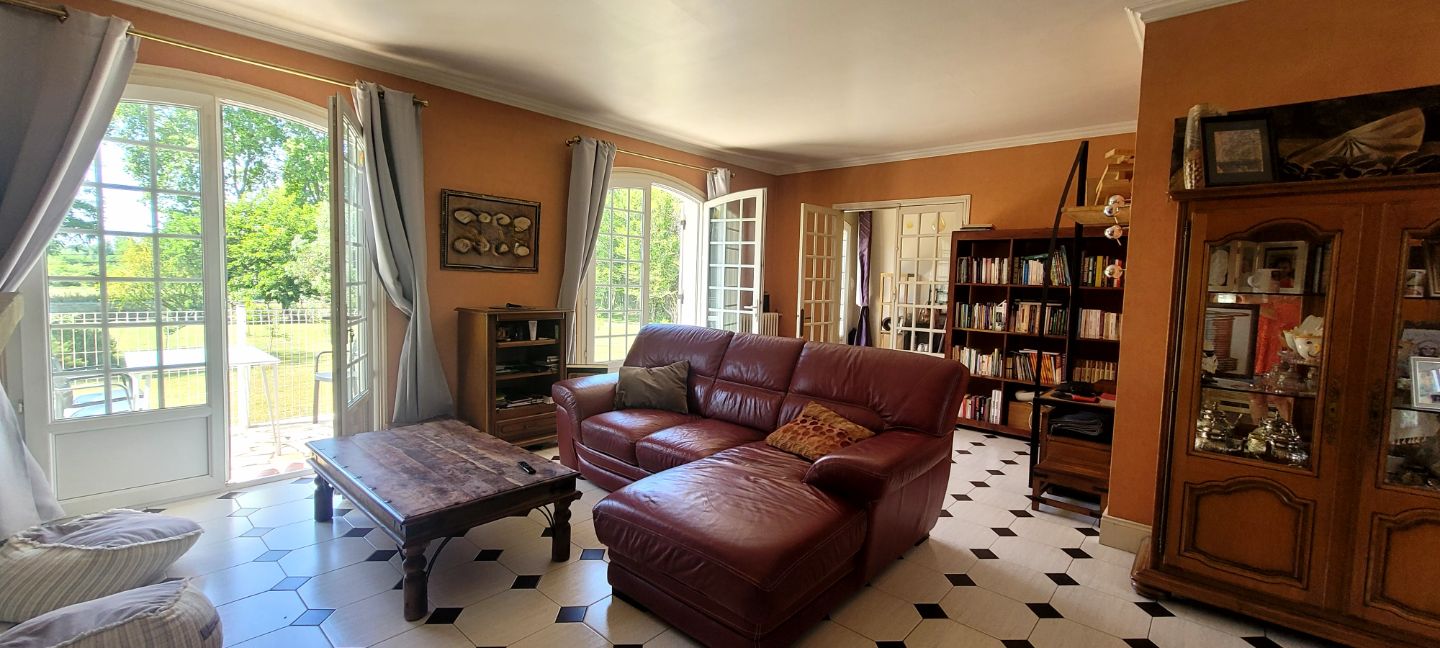 Maison à vendre  - 4 pièce(s) - 116m2 - Saint-denis-de-pile (33910)