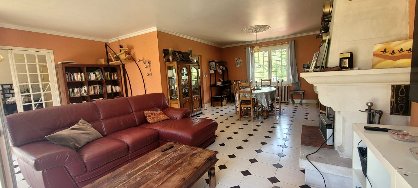 33910 ST DENIS DE PILE - MAISON 116M² 3 CHAMBRES 6800M² JARDIN