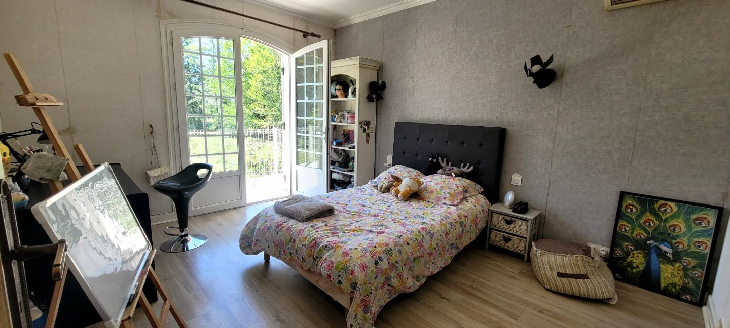 33910 ST DENIS DE PILE - MAISON 116M² 3 CHAMBRES 6800M² JARDIN