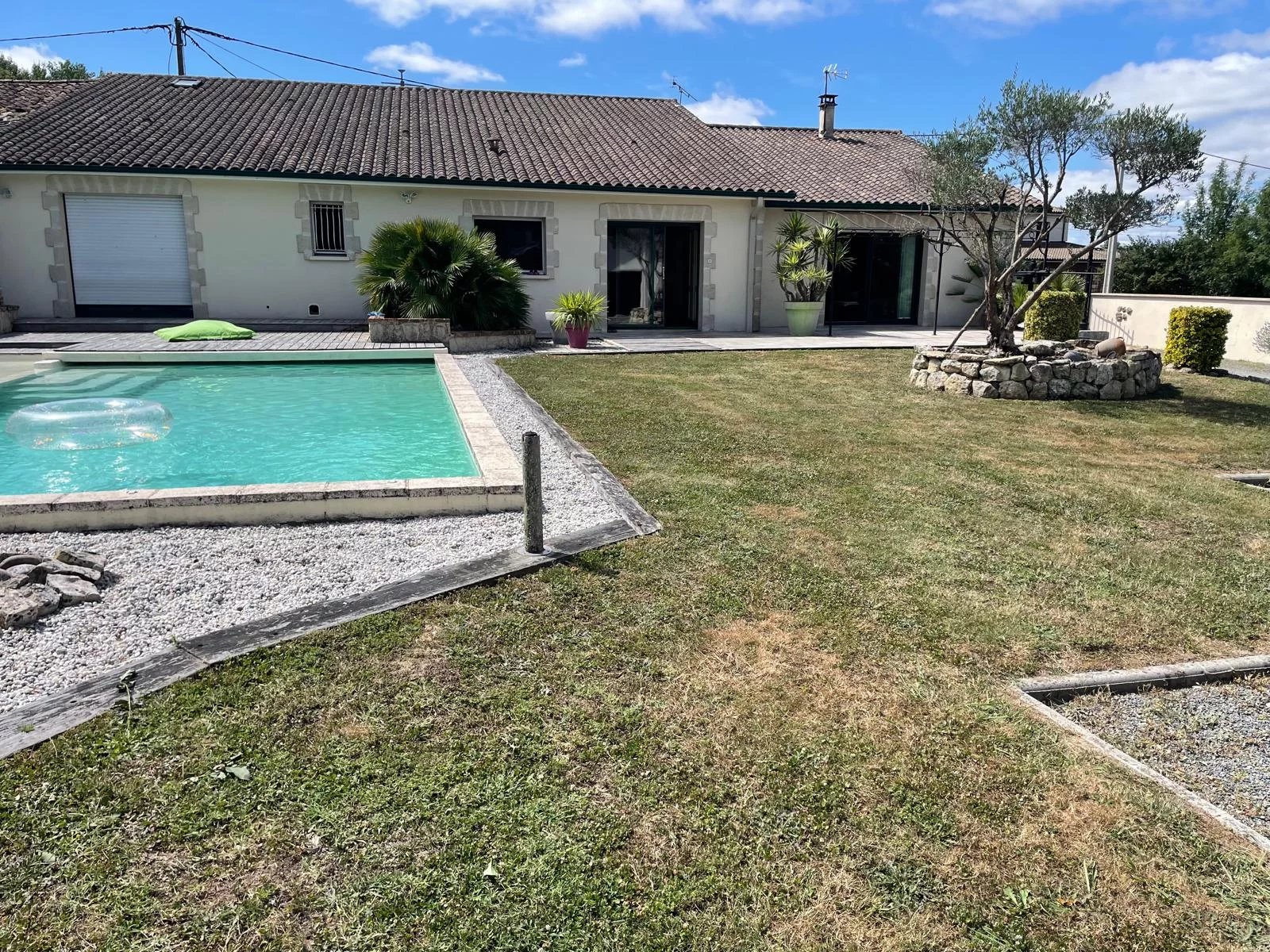 33910 BONZAC-MAISON EN PIERRES 270M² HABITABLES 5 CHAMBRES 5600M
