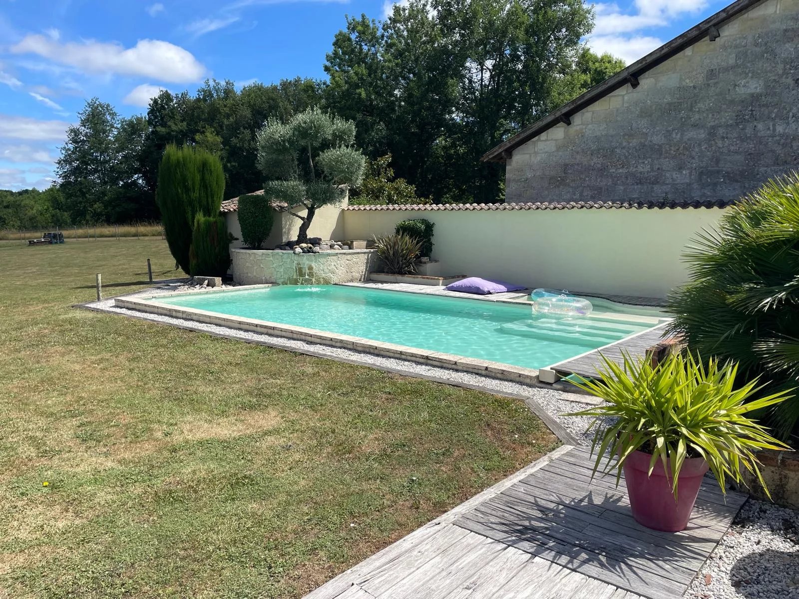 33910 BONZAC-MAISON EN PIERRES 270M² HABITABLES 5 CHAMBRES 5600M