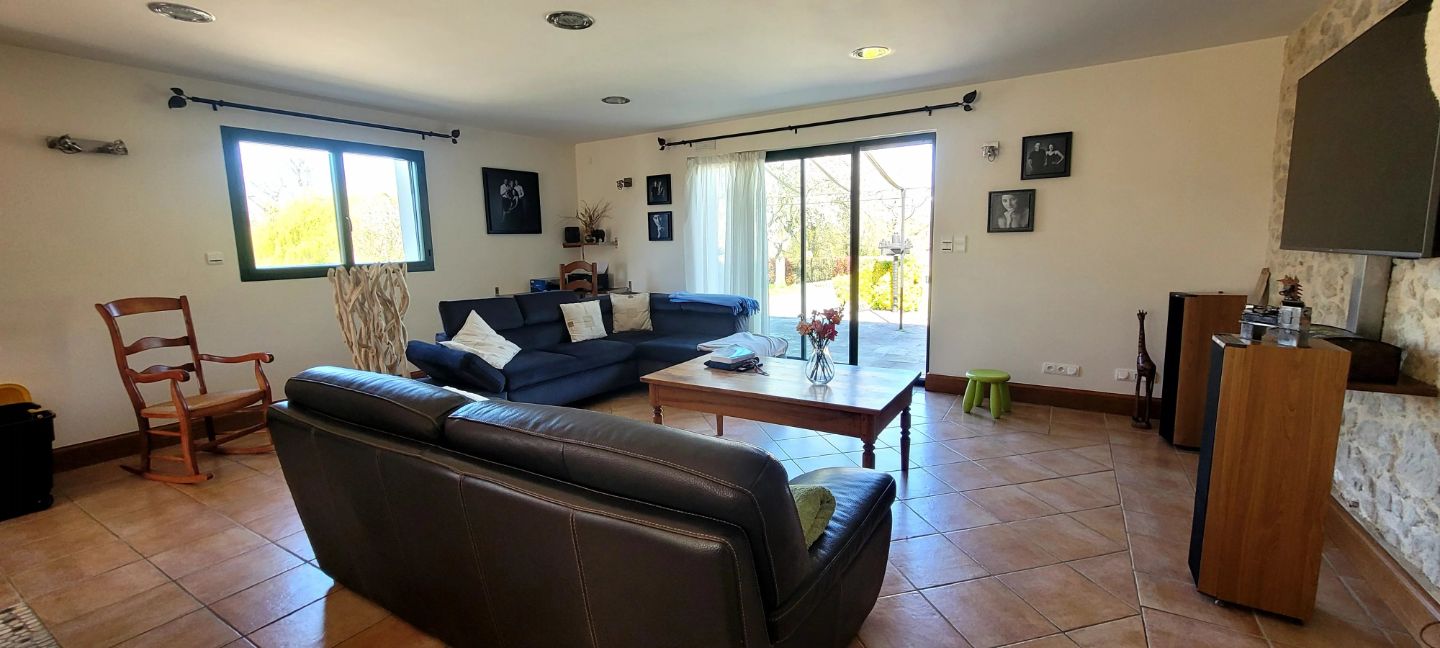 33910 BONZAC-MAISON EN PIERRES 270M² HABITABLES 5 CHAMBRES 5600M