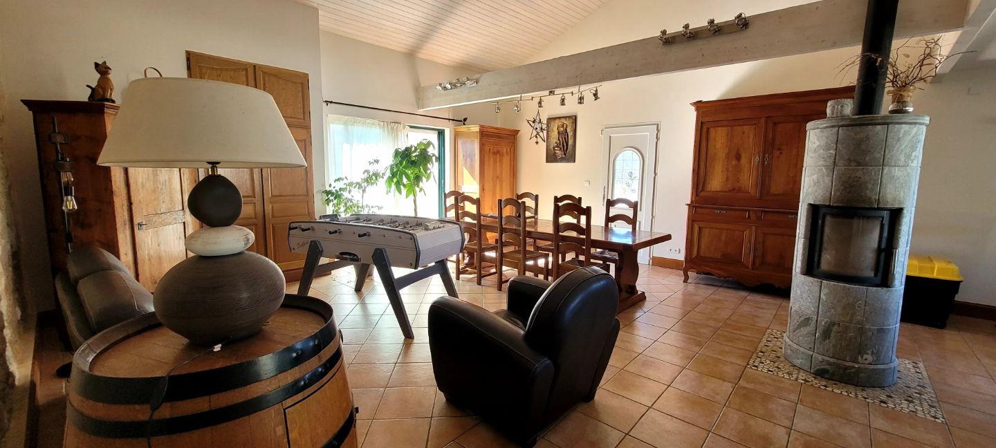 33910 BONZAC-MAISON EN PIERRES 270M² HABITABLES 5 CHAMBRES 5600M