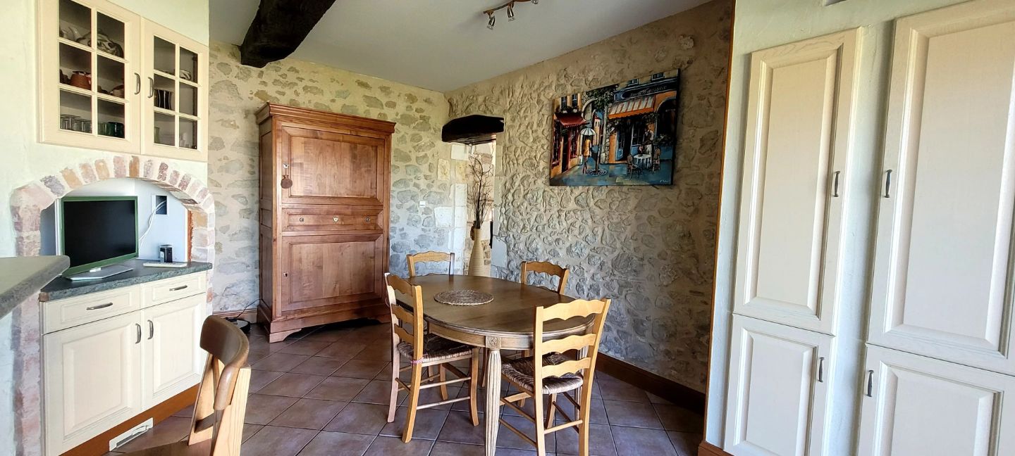 33910 BONZAC-MAISON EN PIERRES 270M² HABITABLES 5 CHAMBRES 5600M