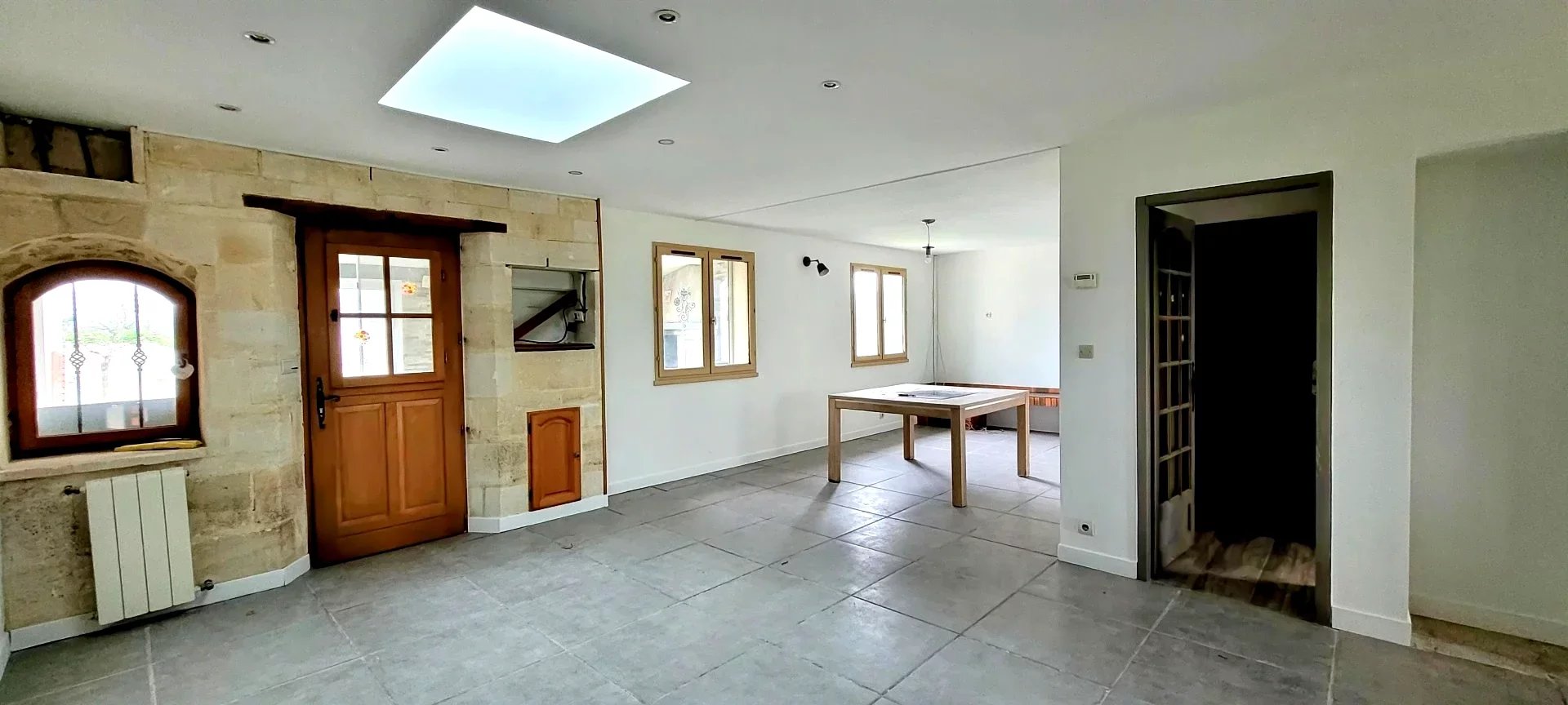 33230 COUTRAS-MAISON 134 M² - 3/4 CHAMBRES-PISCINE-1600M² JARDIN