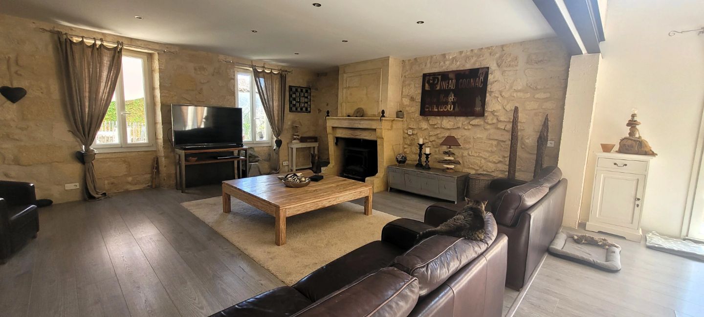Maison à vendre  - 5 pièce(s) - 238m2 - Tauriac (33710)