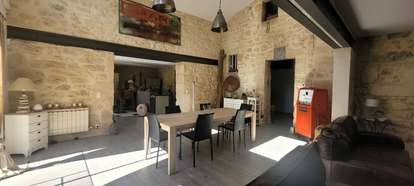 Maison à vendre  - 5 pièce(s) - 238m2 - Tauriac (33710)