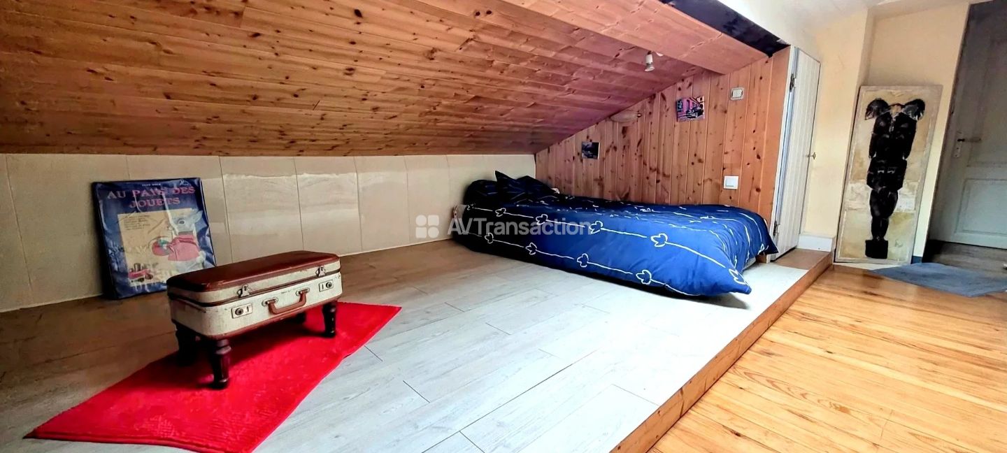 33720 GUILLOS - MAISON EN PIERRES 210M² PARC 10000M² PISCINE