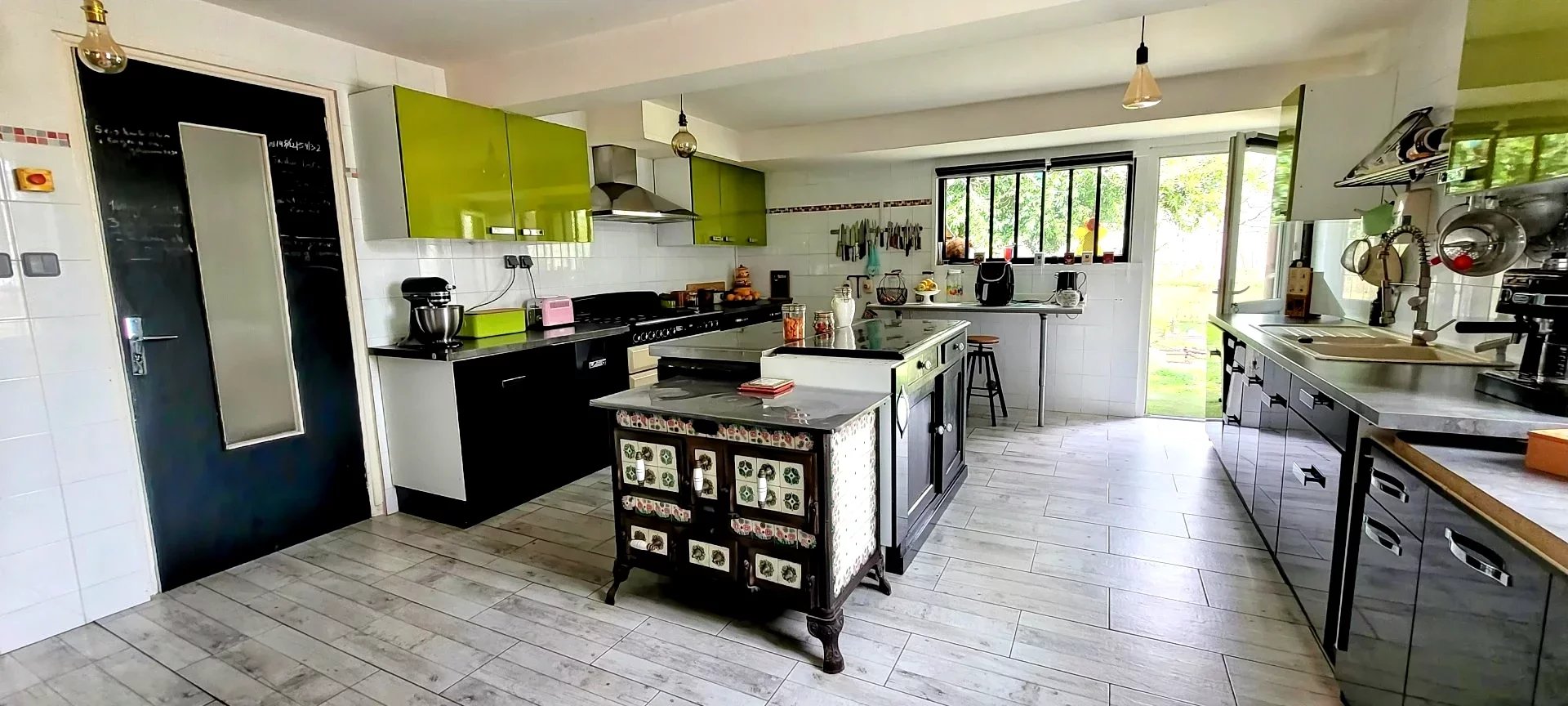 Maison à vendre  - 6 pièce(s) - 210m2 - Guillos (33720)