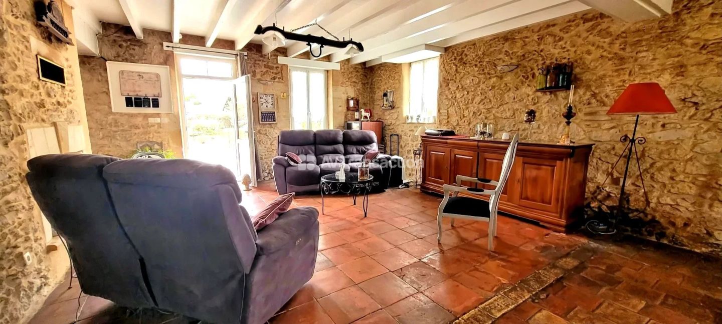 33720 GUILLOS - MAISON EN PIERRES 210M² PARC 10000M² PISCINE