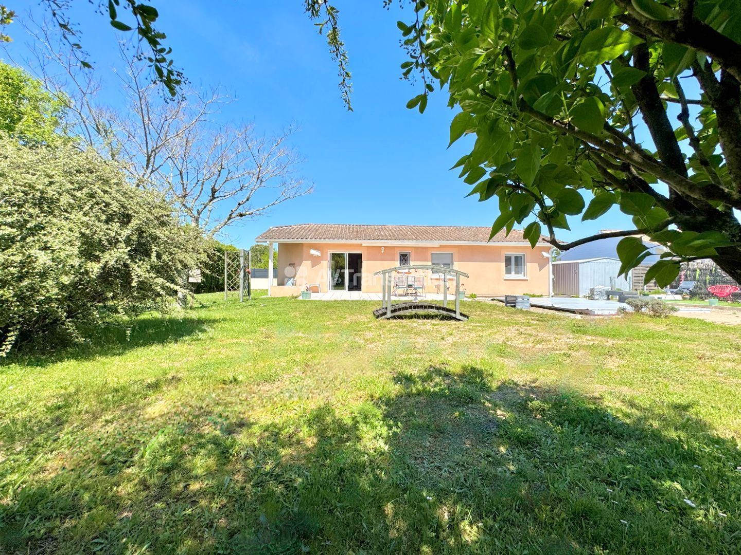  Maison plain pieds 3 chambres avec piscine au calme