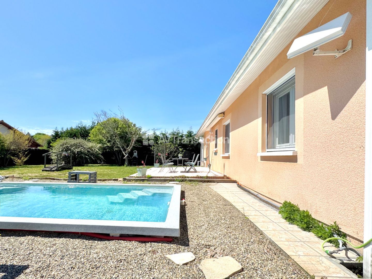  Maison plain pieds 3 chambres avec piscine au calme