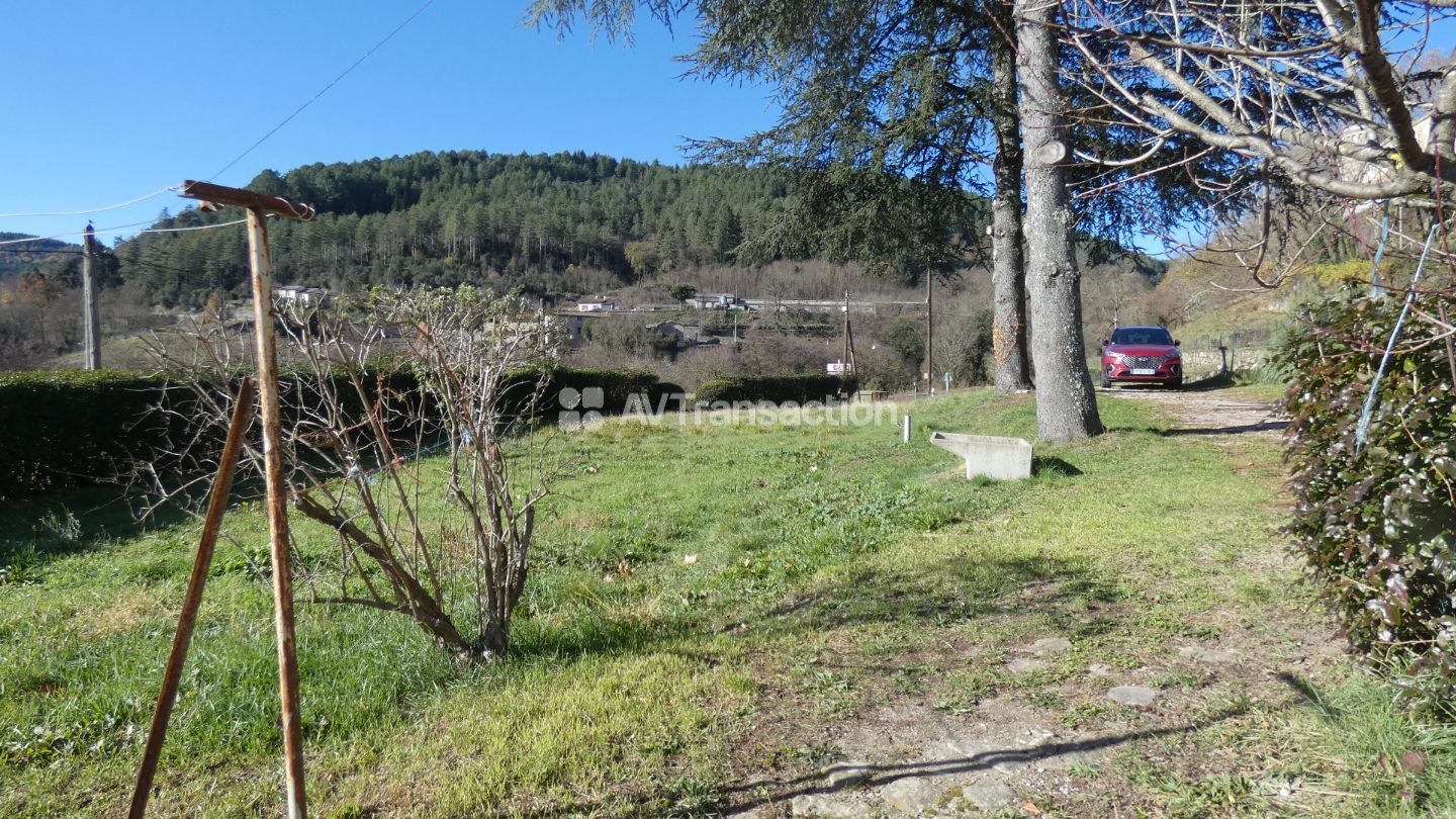 Villa deux logements et jardin 1520 m²