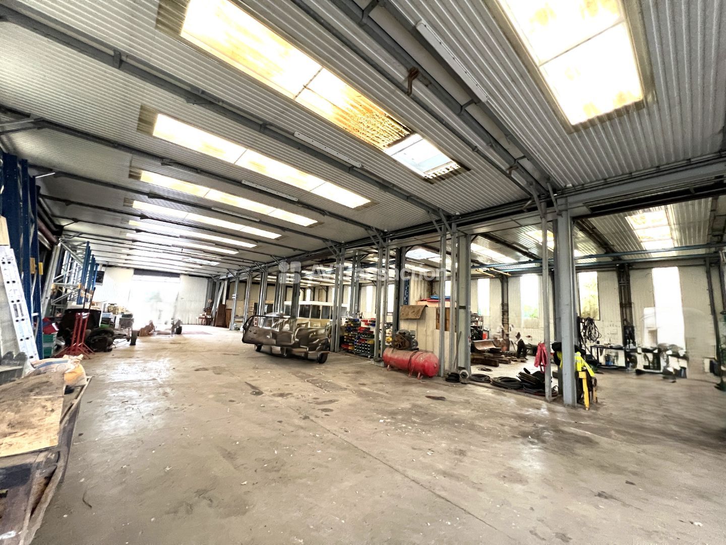 A vendre , Vernon ( 27200 )  local d'activité ,  739 m2
