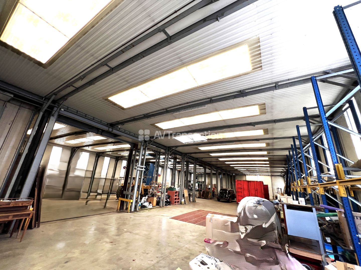 A vendre , Vernon ( 27200 )  local d'activité ,    820 m2