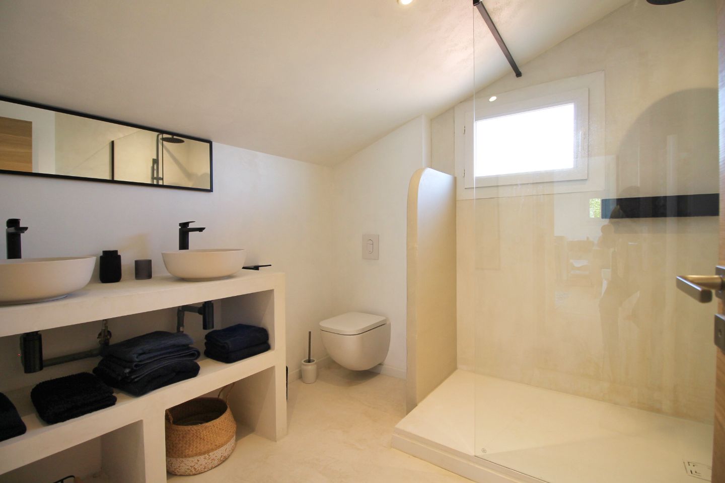 MAISON RÉNOVÉE A 200 M DU PARC DE VAUX