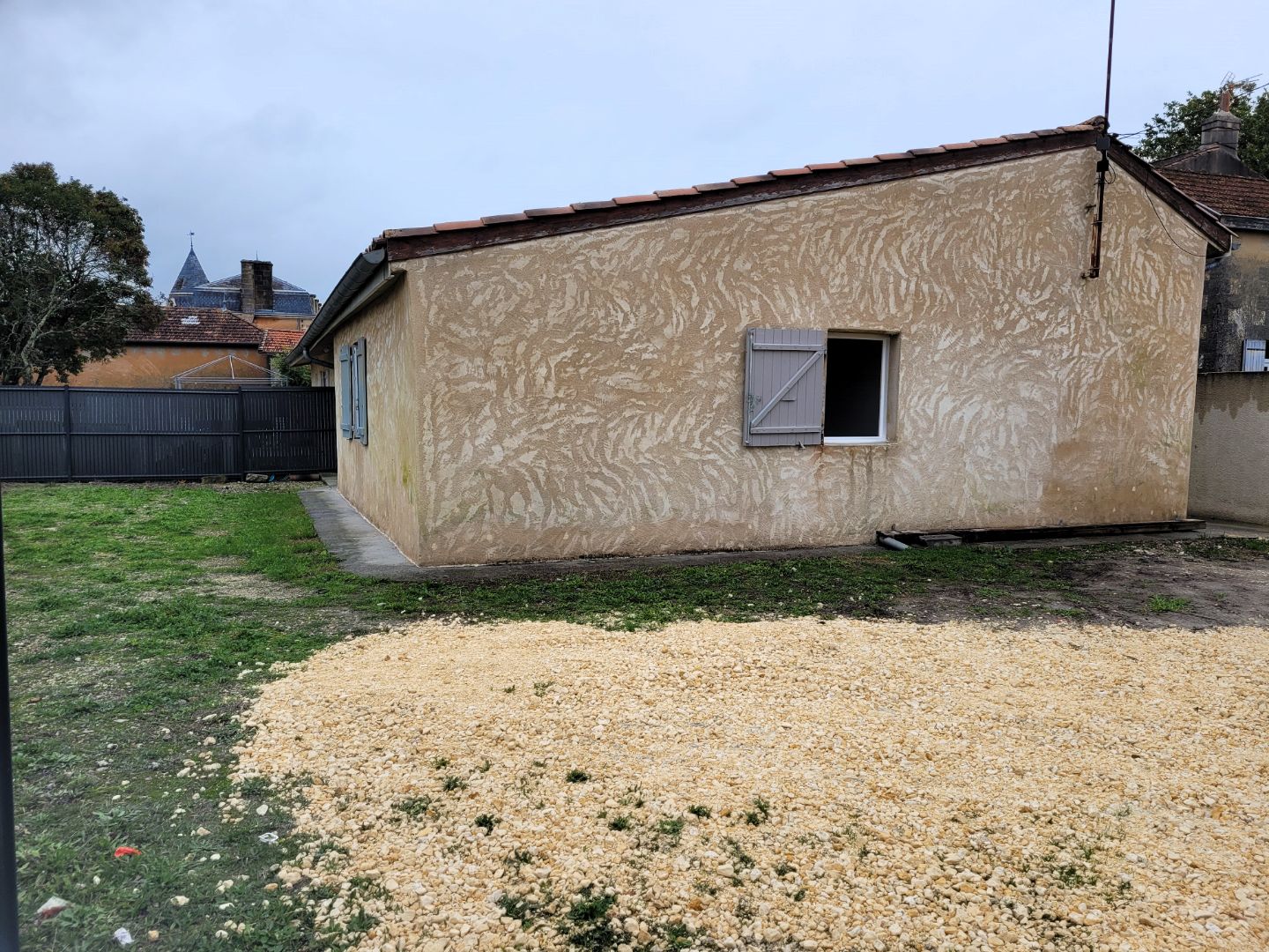33390-BERSON BOURG ENSEMBLE 2 MAISONS MITOYENNES 147M² HABITABLE