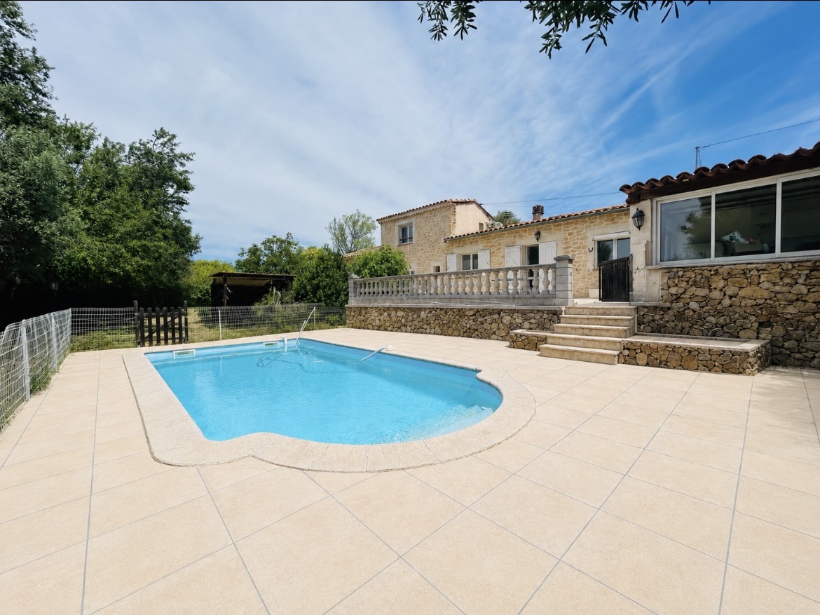 villa avec piscine