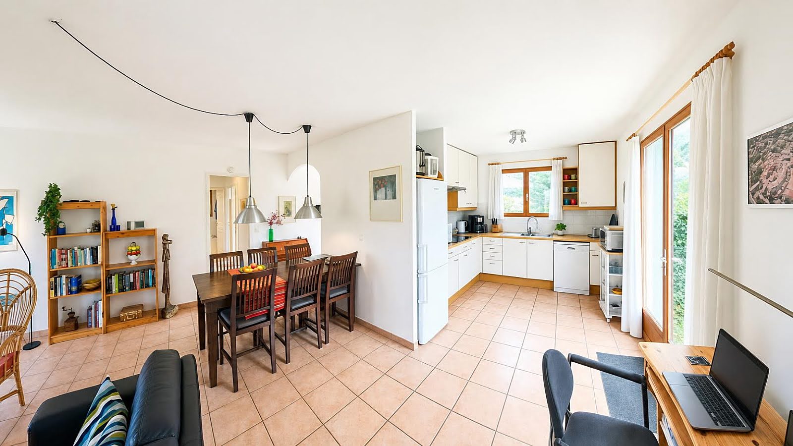 Villa avec belle vue, piscine, garage, jardin 2622 m² à Aigne