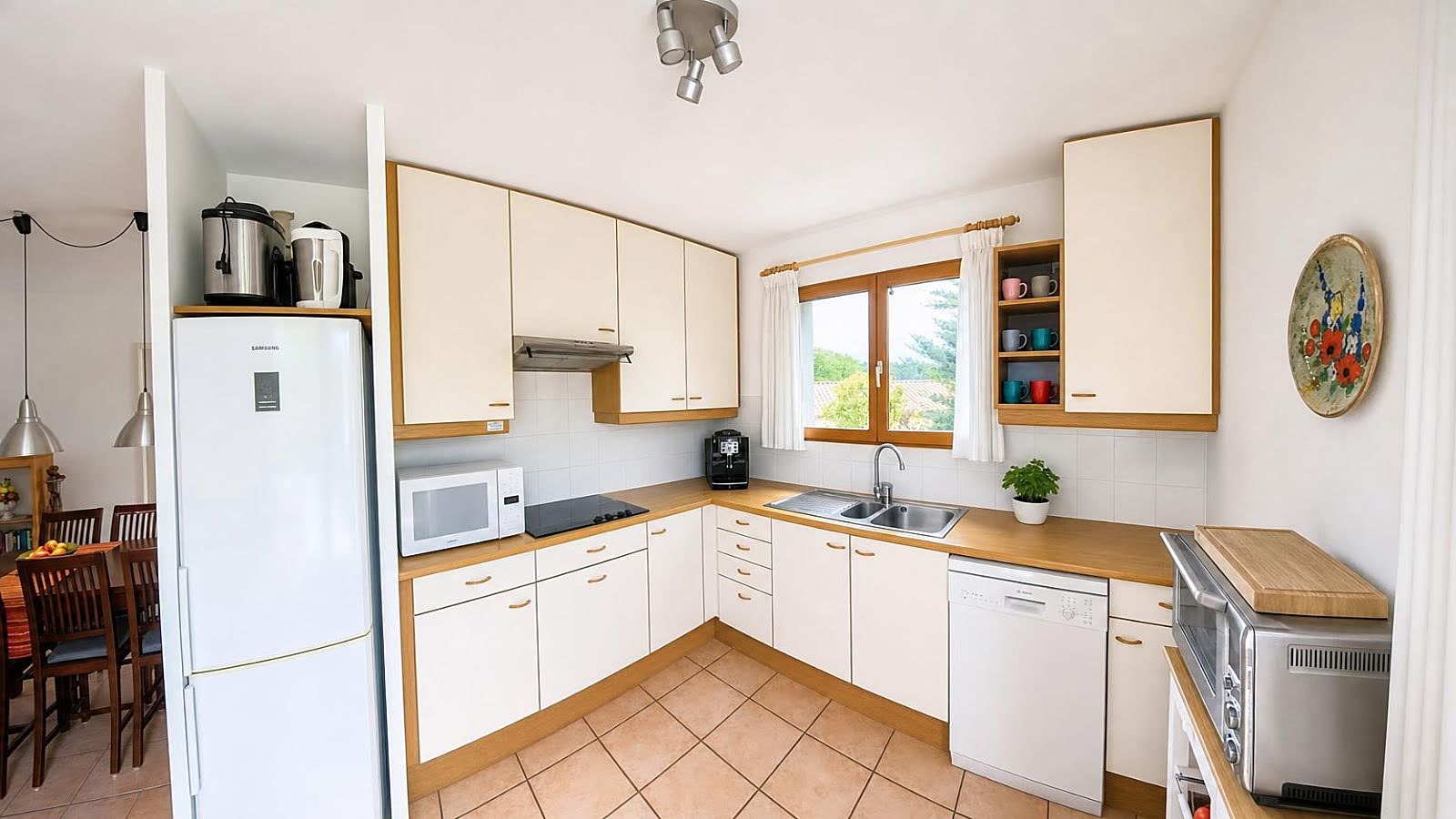 Villa avec belle vue, piscine, garage, jardin 2622 m² à Aigne