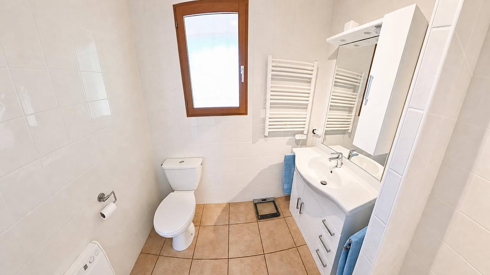 Villa avec belle vue, piscine, garage, jardin 2622 m² à Aigne