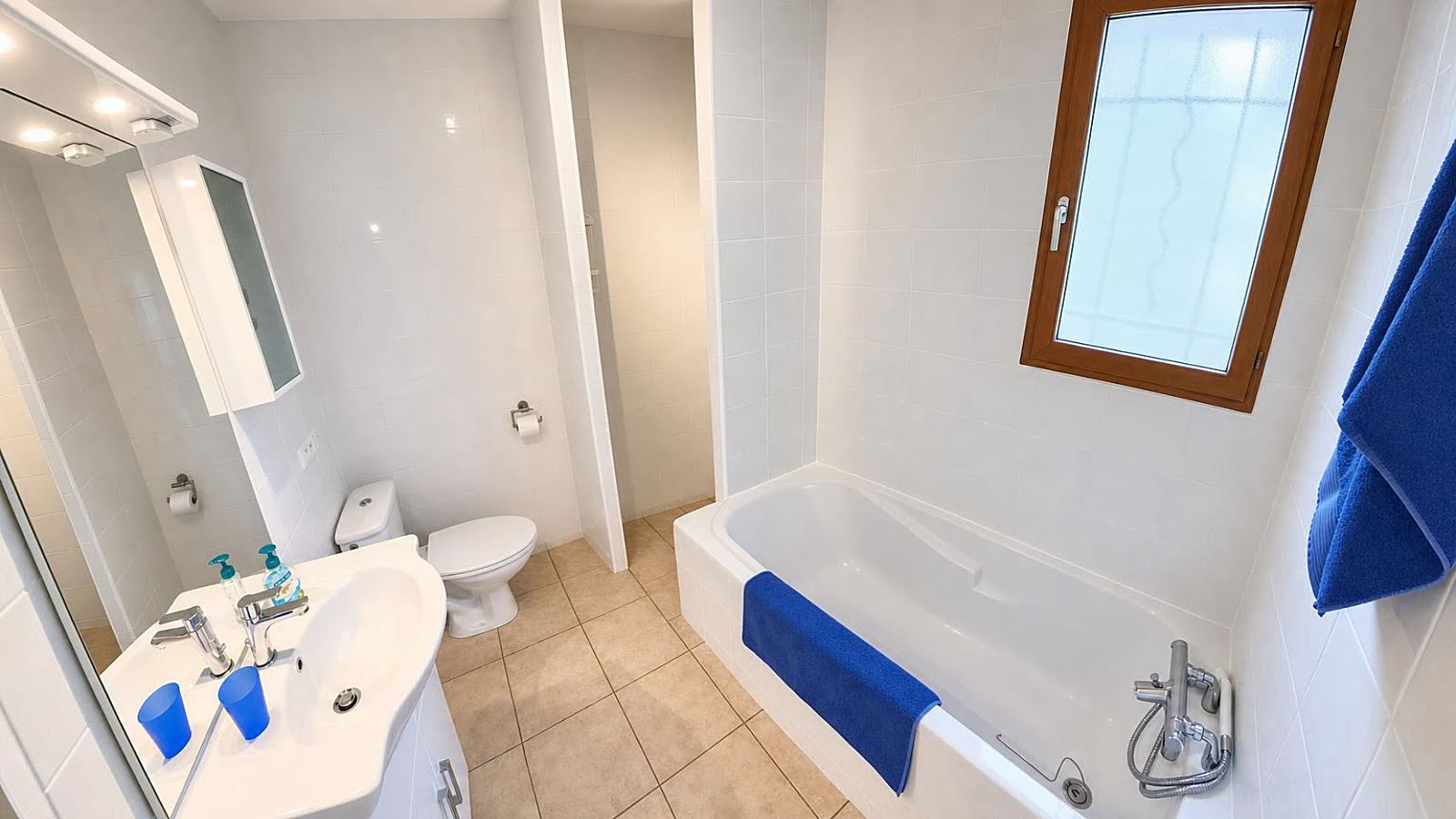 Villa avec belle vue, piscine, garage, jardin 2622 m² à Aigne