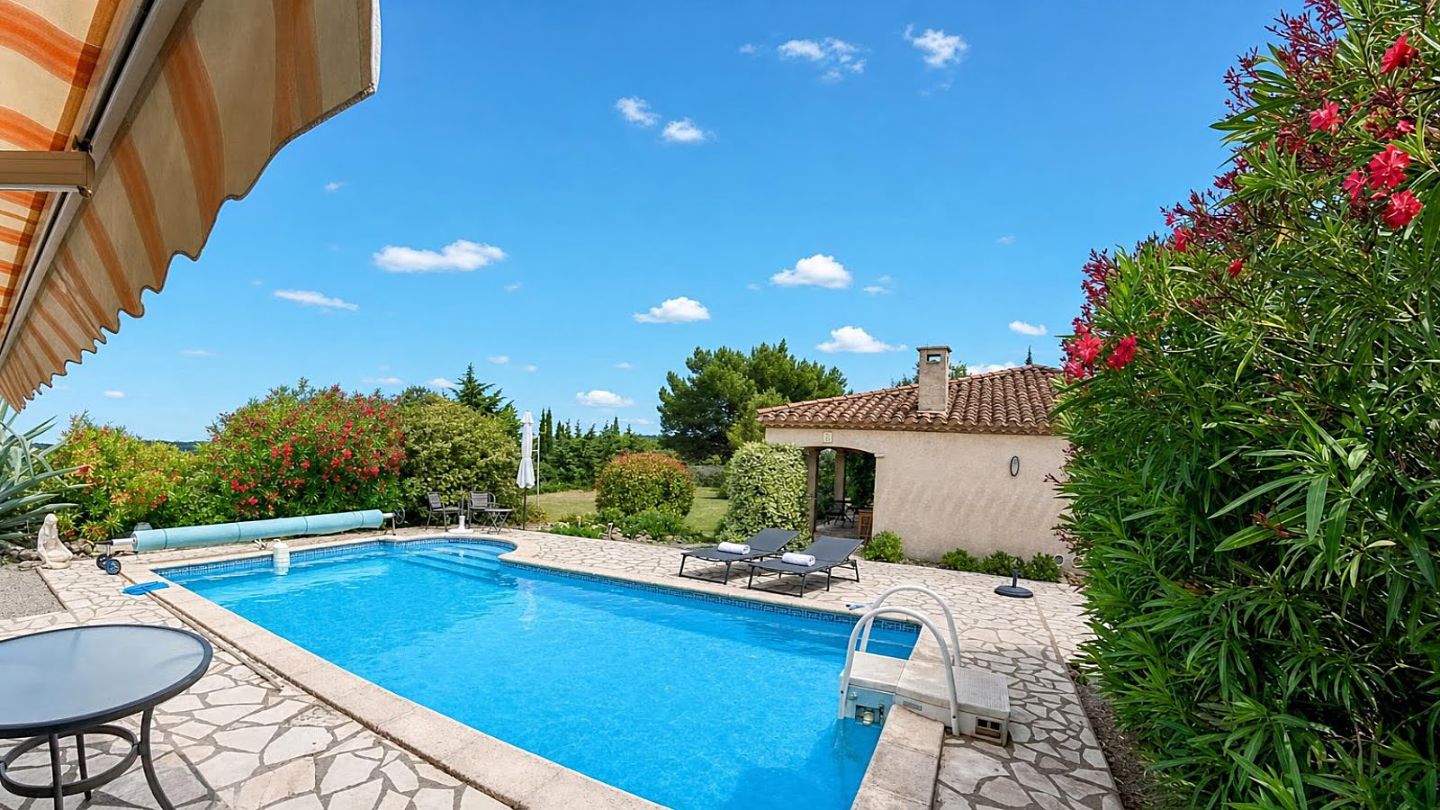 Villa avec belle vue, piscine, garage, jardin 2622 m² à Aigne