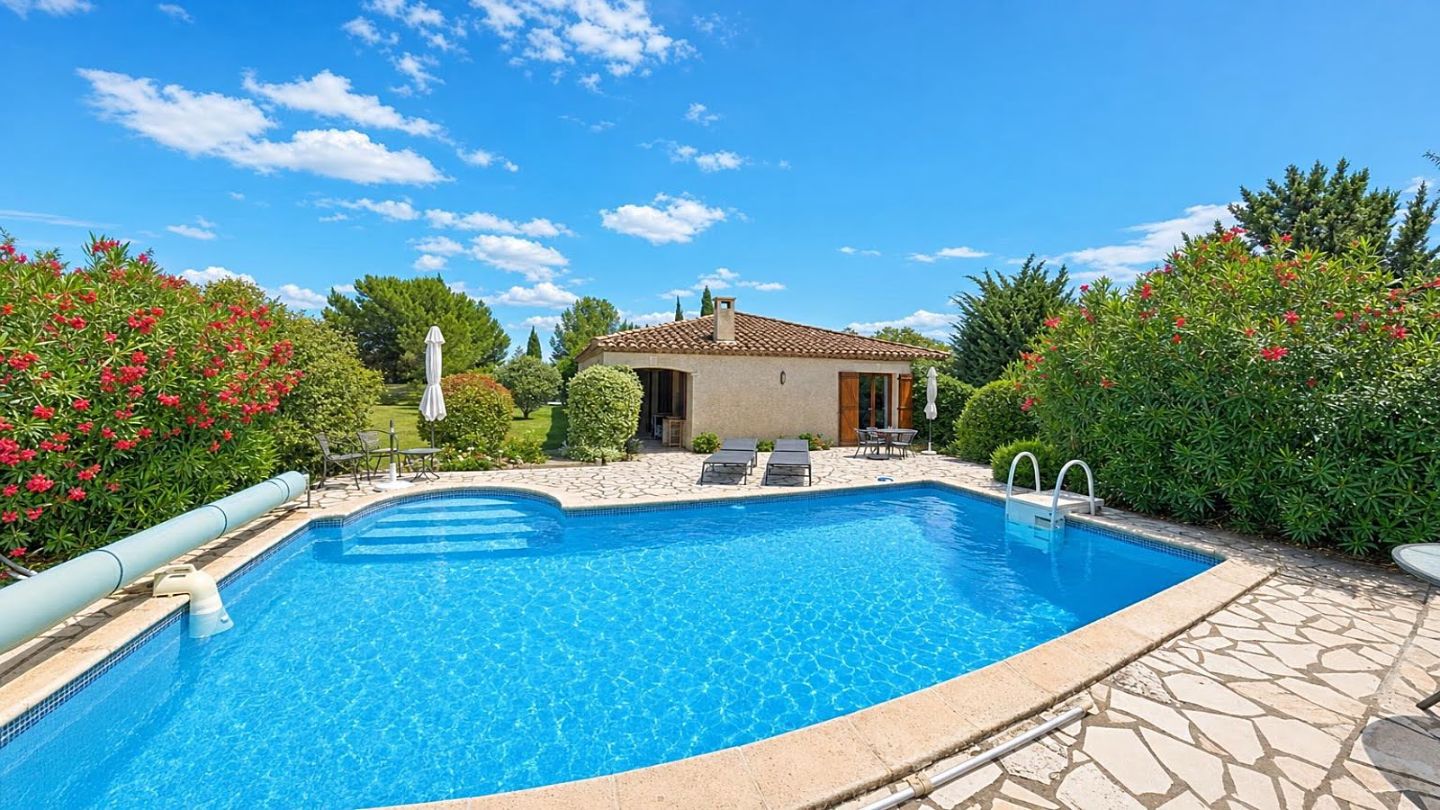 Villa avec belle vue, piscine, garage, jardin 2622 m² à Aigne