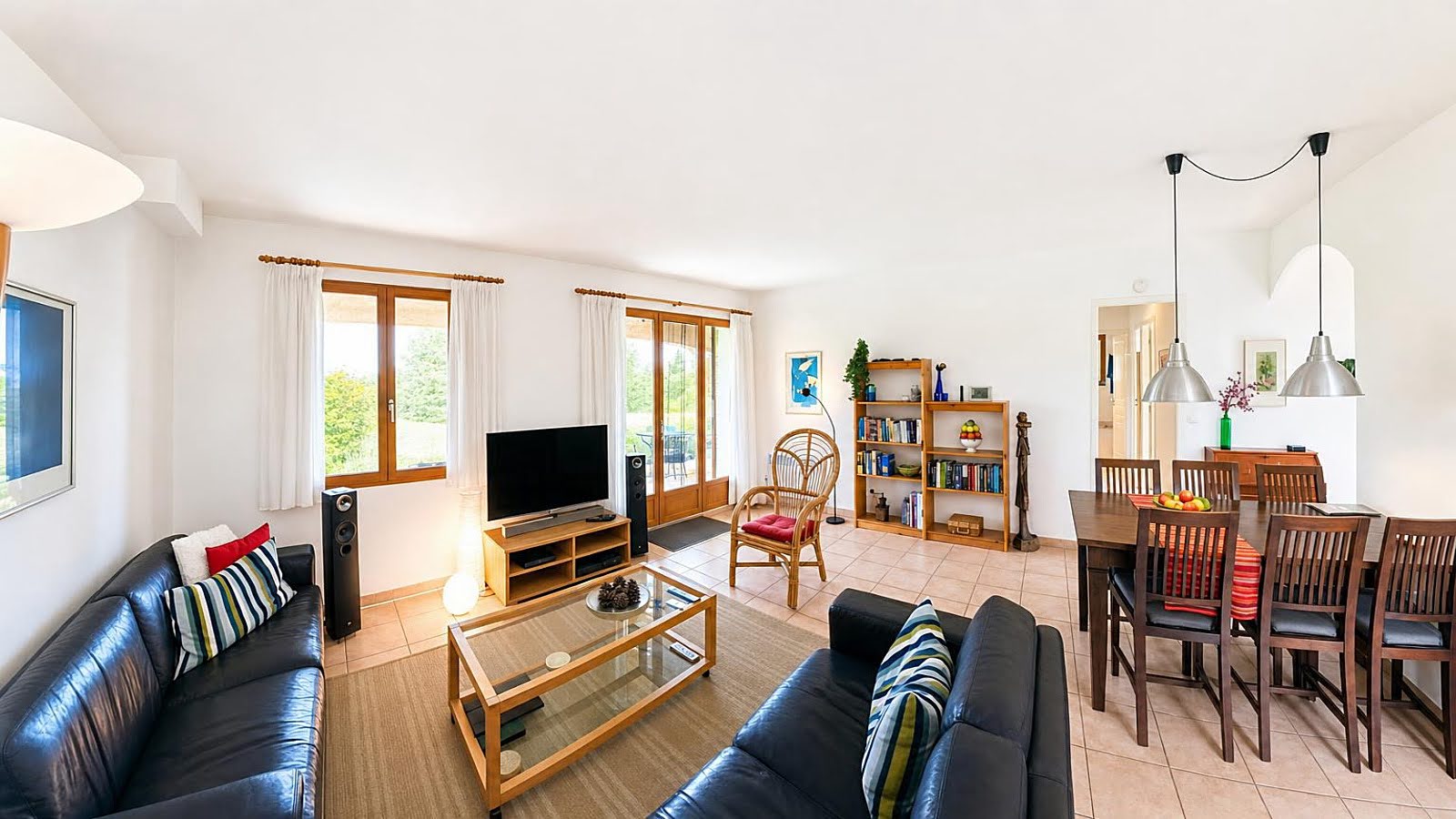 Villa avec belle vue, piscine, garage, jardin 2622 m² à Aigne