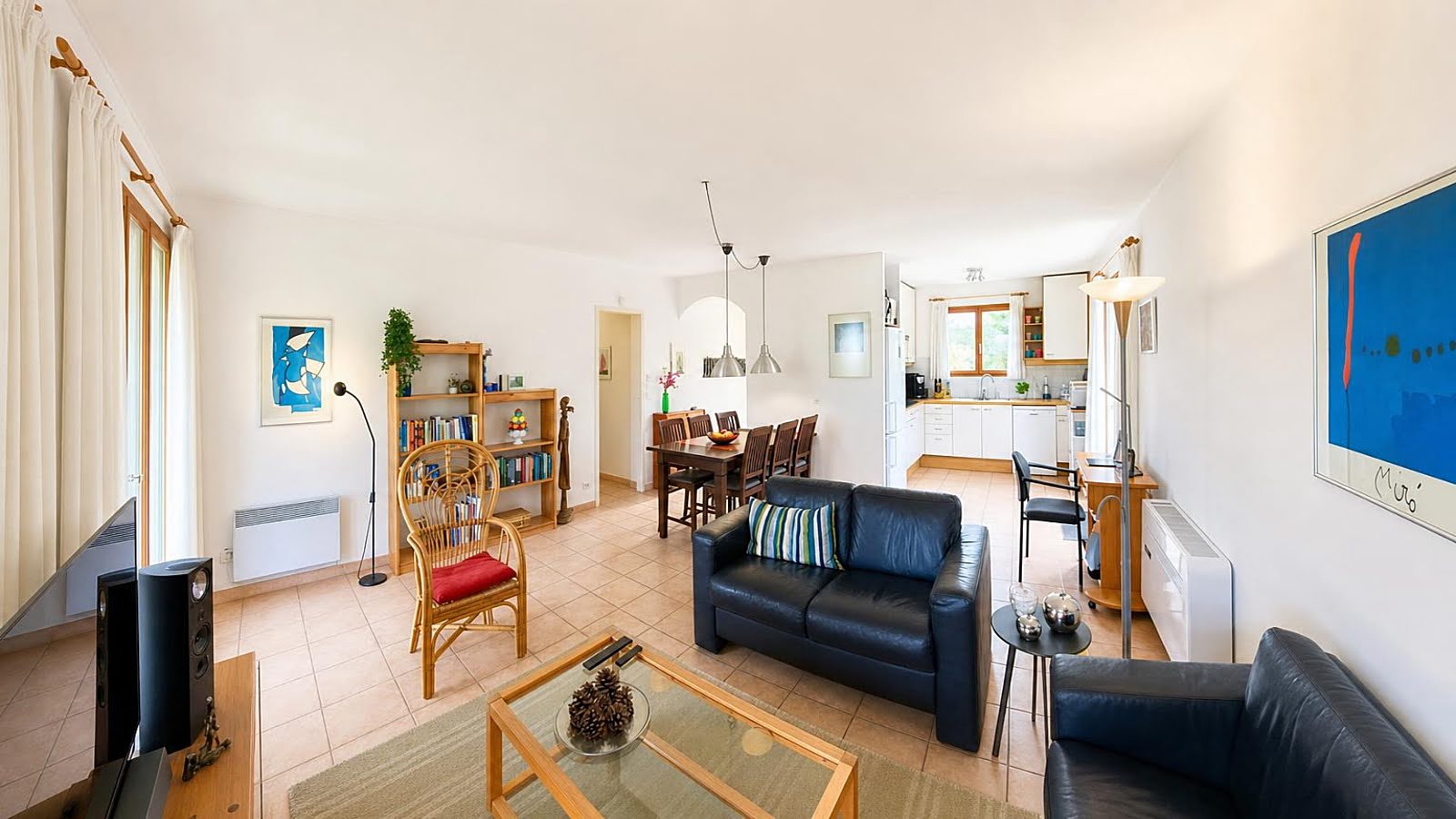 Villa avec belle vue, piscine, garage, jardin 2622 m² à Aigne
