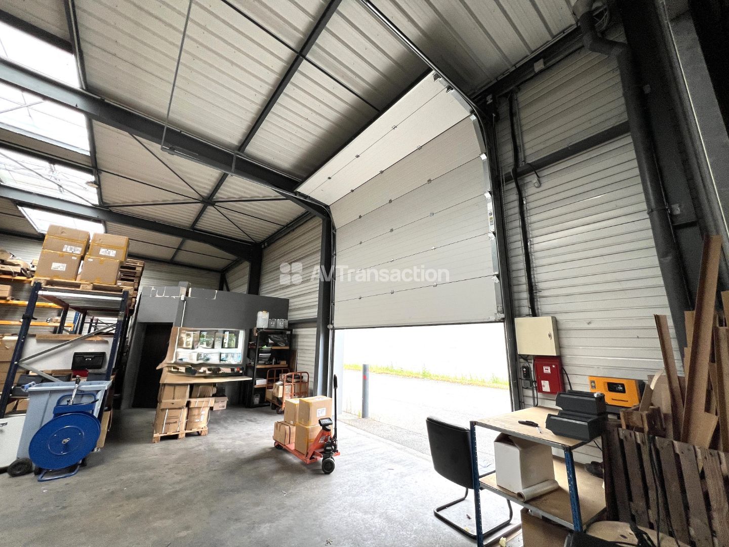 A vendre , Evreux ( 27000 ) local d'activité  , 1090 m2